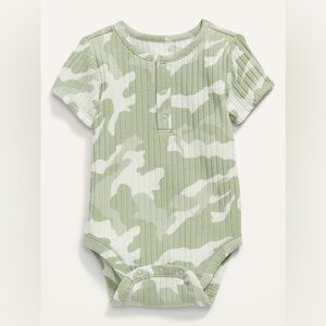 Old Navy Olive Green Camo Short-Sleeve Rib-Knit Henley
Bodysuit | 6-12 M